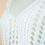 Robe de plage ajourée en maille detail