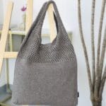 Sac de plage type besace gris