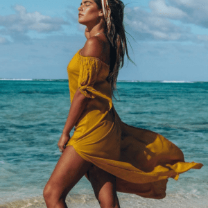 Robe de plage à épaules dénudées jaune