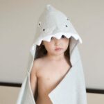 Serviette de plage à capuche pour enfant requin
