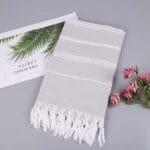 Serviette fouta de plage gris clair