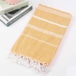 Serviette fouta de plage jaune