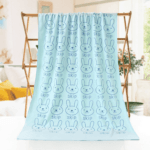 Serviette de plage pour enfant en microfibre bleu ciel