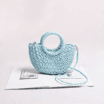 Sac de plage en paille demi lune coloré bleu