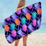 Serviette de plage en microfibre ananas violet