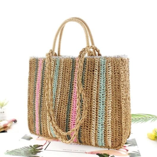 sac boheme tisse en couleurs sur fond blanc