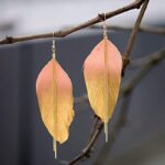 Boucles d'Oreilles Plumes Colorées Metalisées rose