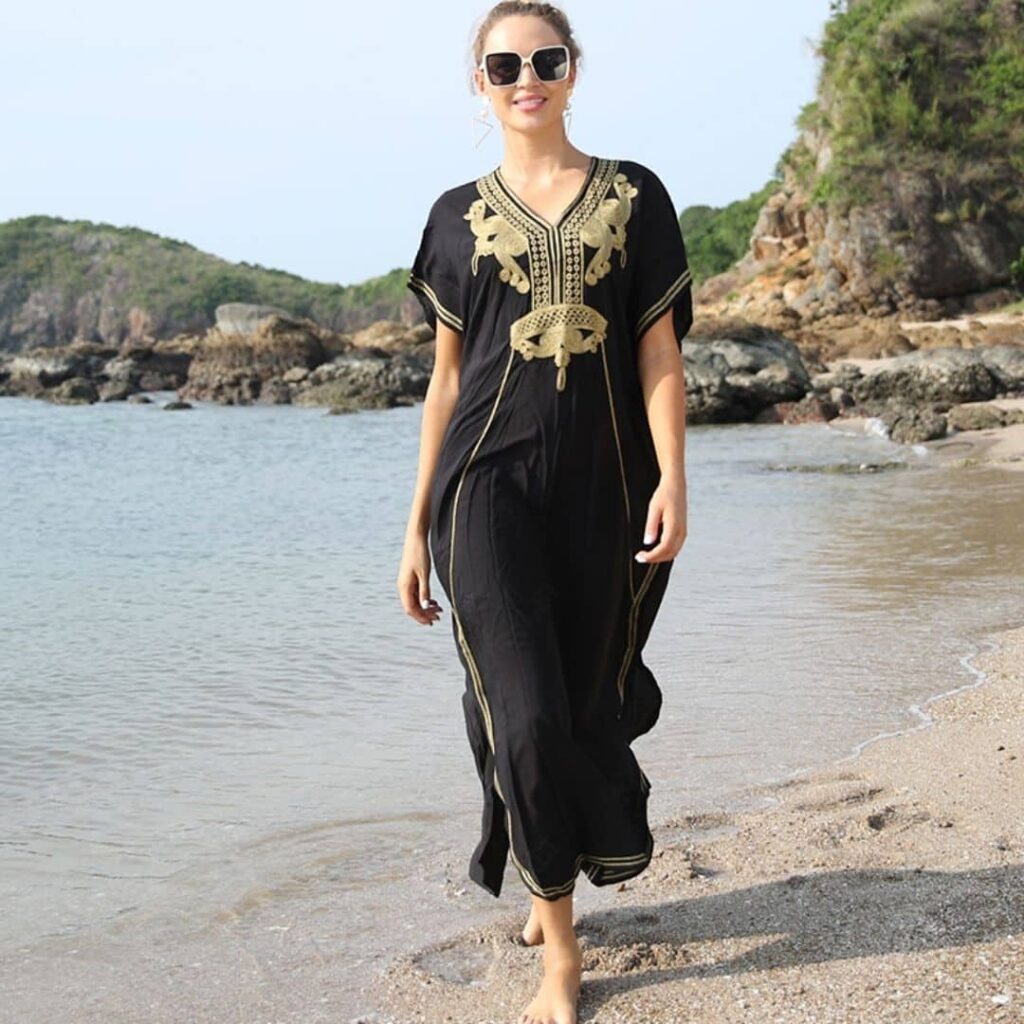 Longue Robe de Plage à Broderie Ethnique lifestyle 1