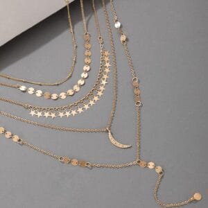 collier multirangs à pendentifs en étoiles et lunes
