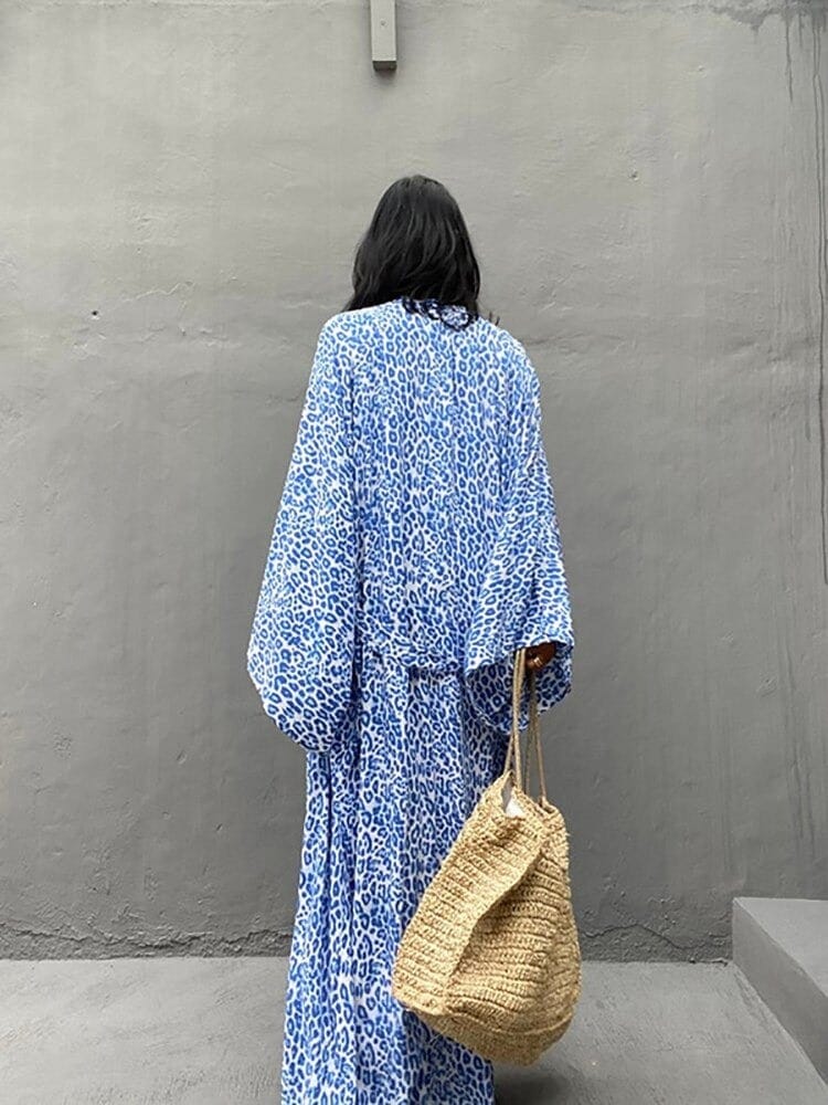 kimono de plage à imprimé lepoard bleu de dos