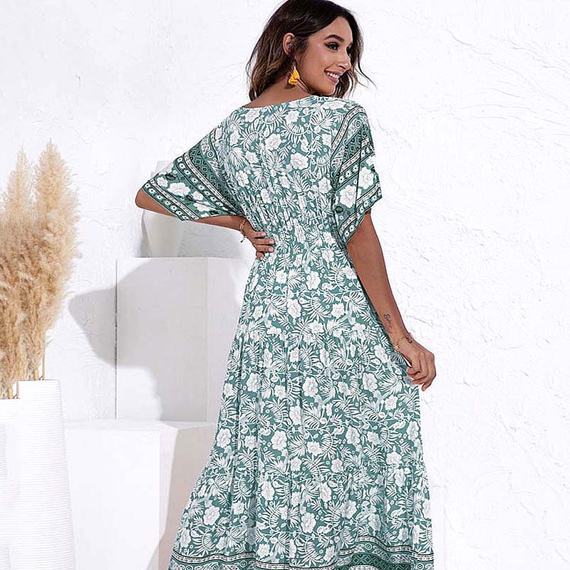 Longue Robe Bohémienne à Col V et Motifs Fleuris lifestyle 4