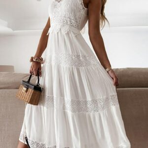 Longue Robe de Plage Blanche à Dentelles Brodées Style Bohème lifestyle 1