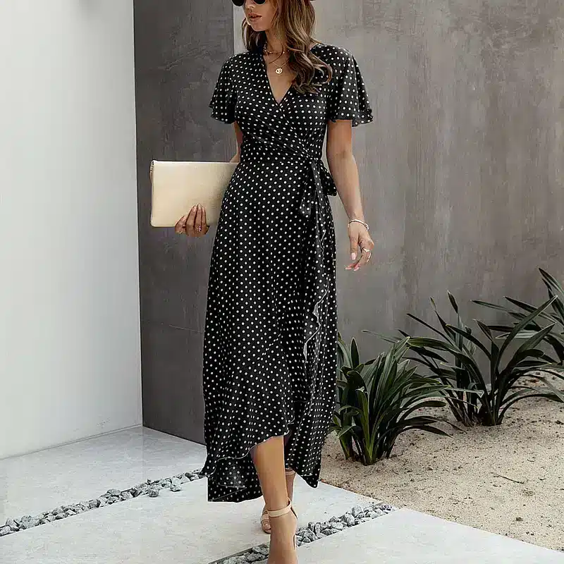 Robe Portefeuille à Pois et Col V Style Boho lifestyle 1