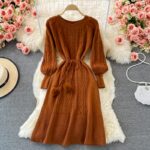 Robe Pull Vintage à Col Rond et Motifs Torsadés marron