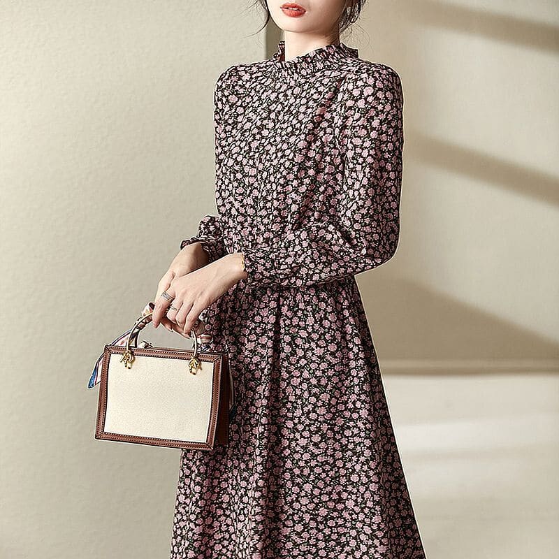 Robe Automne Vintage Style Floral et Col à Volants lifestyle 2