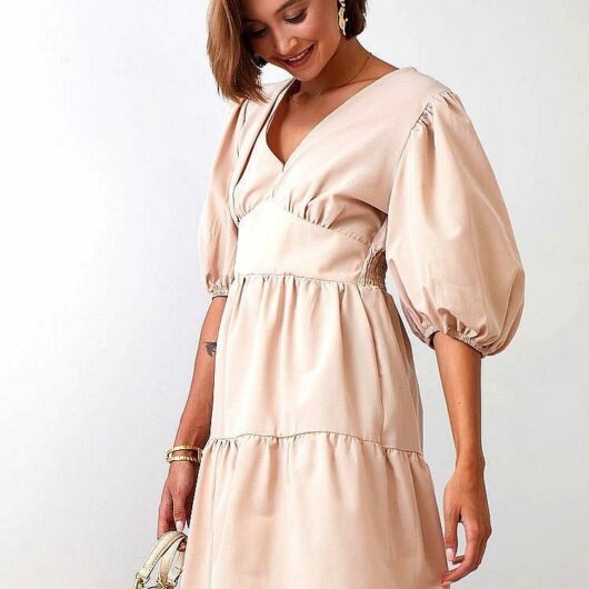 Robe d'Eté Ajustée à Manches Bouffantes en Coton beige