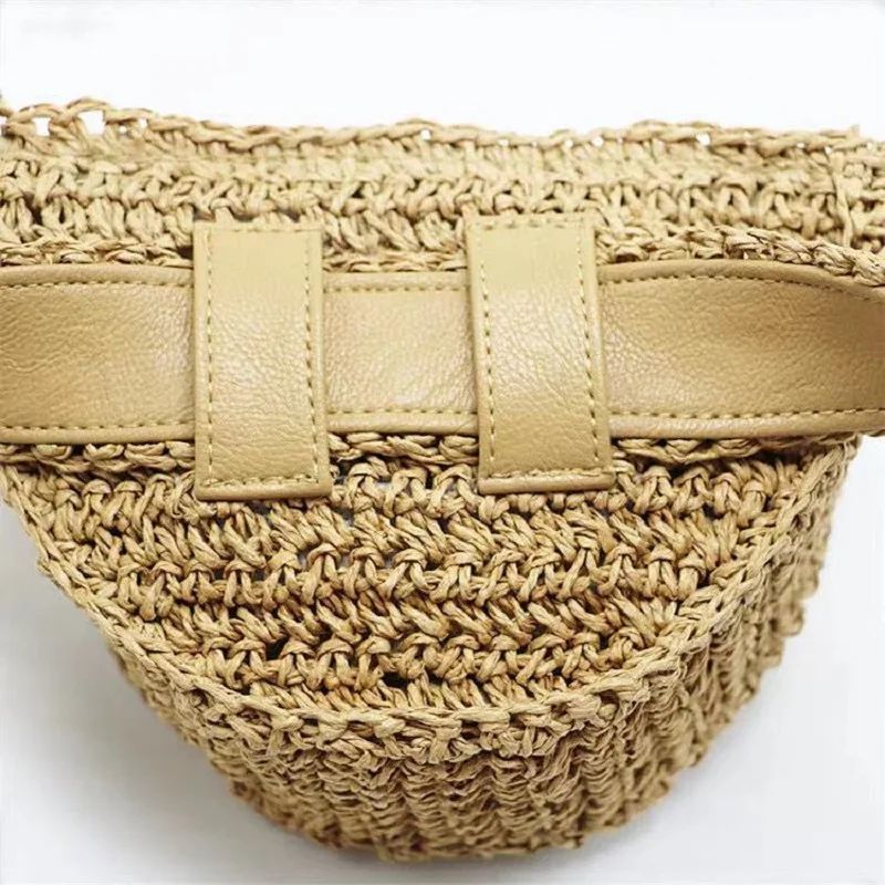 Sac Banane en Paille Raphia lifestyle 2